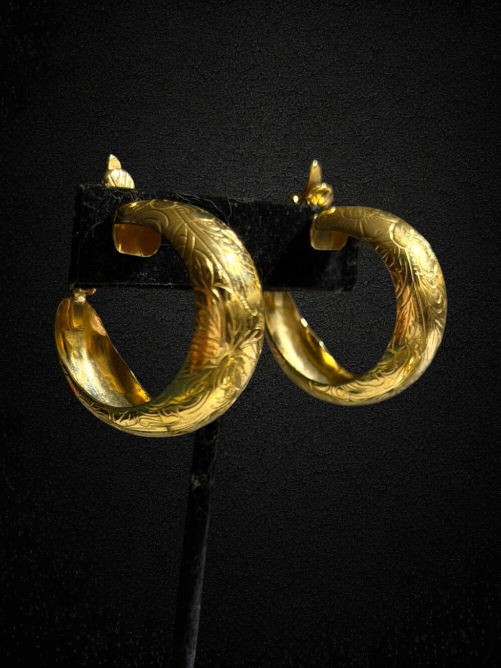 Vintage Signed Trifari Gold Tone Etched Floral Hoop Earrings Omega Back